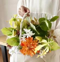 フラワーバスケットブーケ＆ブートニア　ウェディングブーケ　フラワーアレンジメント