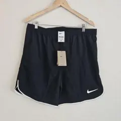 Nike 黒 ショートパンツ 新品タグ付き