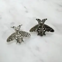 【ピンバッジ】蜂 ＊ ハチ ヴィンテージ風 シルバー ＆ ダークシルバー 黒銀