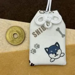 黒柴 柴犬 お守り袋 （中サイズ）