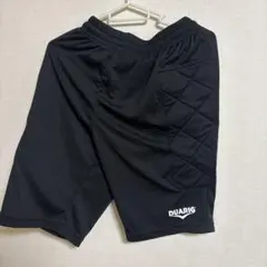 DUARIG ブラックハーフパンツ キルティング