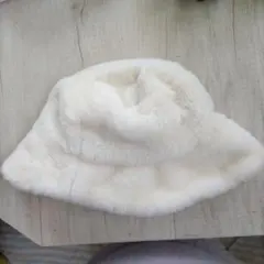 美品　ふわもこ　ホワイトファー　バケットハット