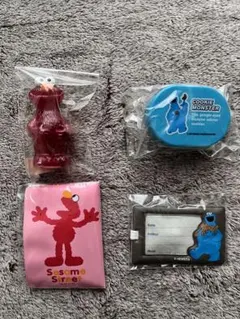 セサミストリート　エルモ　クッキーモンスター　4点　クリップ　ネームタグ