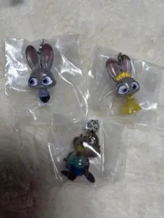 ズートピアめじるしアクセサリー2 ジュディA B ニブルズ ３点セット　ガチャ