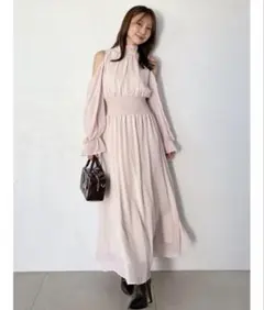 snidel　コールドショルダーボウタイワンピース