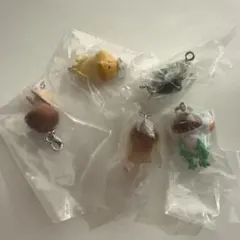 なめこ栽培キット　つまんでつなげてマスコット　めじるしアクセサリー　ガチャガチャ