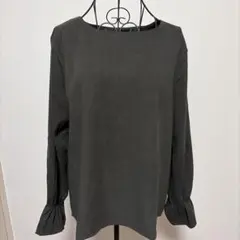 ダークグレー 長袖ブラウス フリル袖