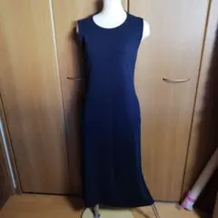 ユニクロ　ポンチワンピース　ノースリーブ　黒　美品　S