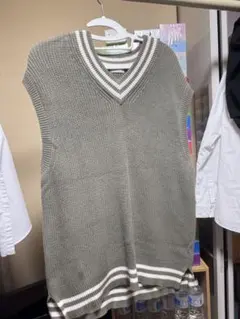 グレー ニット Vネック ベスト