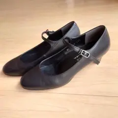 EIZO BLACK 22.5cmブラックパンプス 4.5cmヒール ストラップ