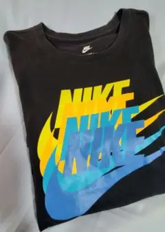 ナイキ　メンズ　NIKE　Tシャツ　Mサイズ　４連ロゴ
