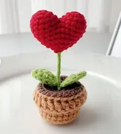 あみぐるみ ハートの花 鉢植え ハンドメイド j2のサムネイル