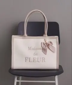 Maison de FLEUR メゾンドフルール ロゴ刺繍キャンバストートバッグのサムネイル