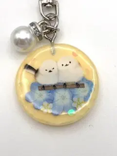 キーホルダー✨シマエナガ✨レジン✨ネモフィラ✨チャーム✨パール✨かわいい✨黄AA