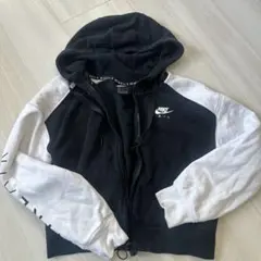 Nike ブラック/ホワイト パーカー Mサイズ