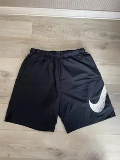 NIKE 黒ショートパンツ　Mサイズ