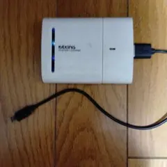 iPhone Android用スマホ充電器 緊急用。乾電池式