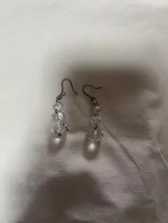 クリスタル風　フック式ピアス