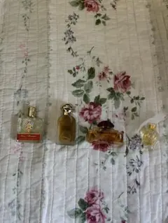 香水　3点＋1点（サービス）