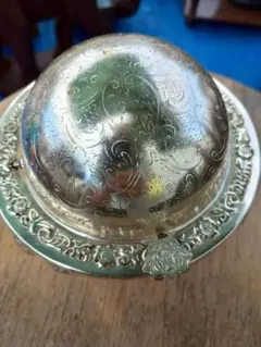 希少　ペルシャ　アンティーク 真鍮製 彫金トレイ 皿　ヴィンテージ　スピットン 希少 ペルシャ アンティーク 真鍮製 彫金トレイ 皿 ヴィンテージ