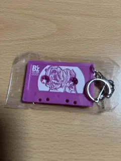 B'z FYOP 12/7限定ガチャ カセットテープチャーム - メルカリ