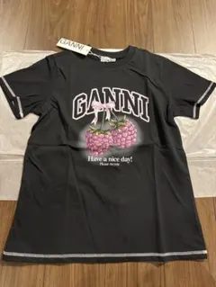 GANNI ガニー ラズベリープリント Tシャツ ブラックのサムネイル