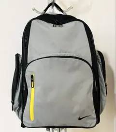 【美品】ナイキ NIKE リュック キャンプ 林間学校 バックパック グレー