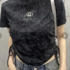 ROGER AND RAW ブラック ショート丈 Tシャツ