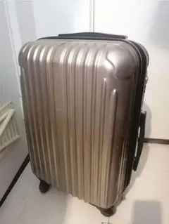 スーツケース ポリカーボネート製 S TSAロック付 約32リットル 機内持込可