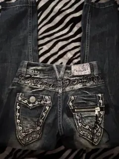 Item thumbnail for item 1cb8c52c-458d-4418-bcd3-495dfb82f982