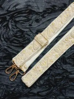 特価H-2インド刺繍リボン※ショルダーストラップ　スマホストラップ　送料込み