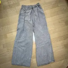 グレーデニムパンツ　フロントタック