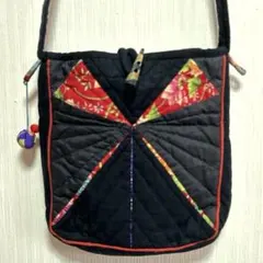 ハンドメイド　パッチワーク　キルティング花柄ショルダーバッグ