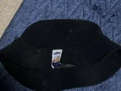黒 バケットハット タグ付き