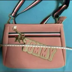 トミーヒルフィガー　キーチェーン付き　ショルダーバッグ