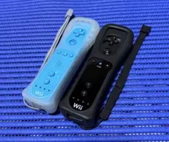 ★★wiiリモコンブラック＆ブルー カバーストラップ付 清掃・除菌済みセット★★