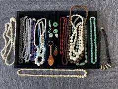 ビーズと天然石のネックレスセット