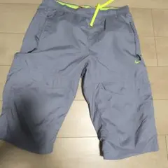 Nike グレー カーゴショートパンツ