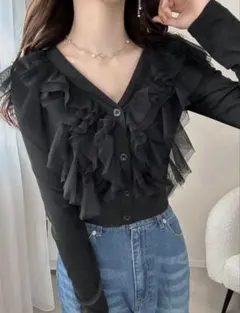 SHEIN FRIFUL 黒無地Vネック トップス