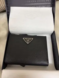 PRADA サフィアーノトライアングル財布
