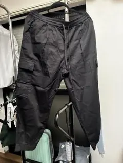 ブラックカーゴパンツ タグ付き