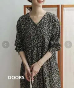 アーバンリサーチドアーズ DOORS ワンピース 花柄　ブラック　秋