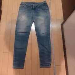 ダメージジーンズ