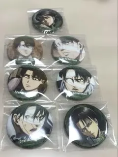進撃の巨人　リヴァイ 缶バッジ　７個セット