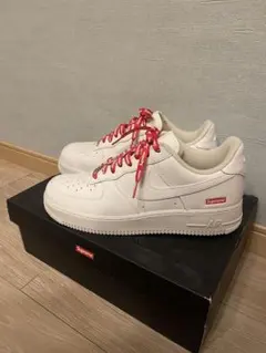 NIKEエアフォース1 supremeコラボ