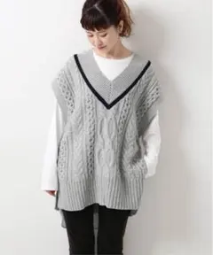 美品 スピックアンドスパン ハミルトンケーブルニットベスト グレー