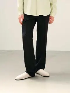AURALEE -LIGHT WOOL MAX GABARDINE SLACKSのサムネイル
