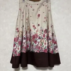 トッコクローゼット Ｍサイズ 花柄フレアスカート ベージュ フラワー 春