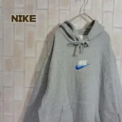ナイキ　NIKE　パーカー　プルオーバー　グレー　センター　刺繍
