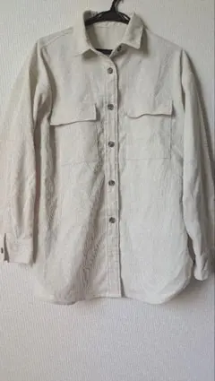 GUクリーム色 コーデュロイ ボタンアップシャツ